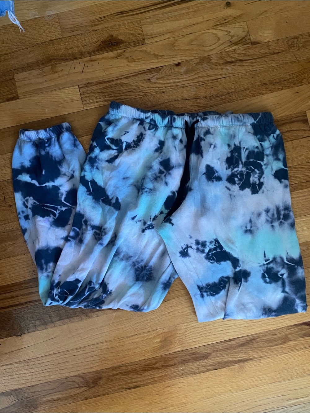 Tie-Dye sweatpants in Black and Light Blue